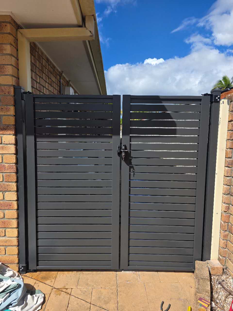 Aluminium Horizontal Slat Double Swing Gate - Image 9
